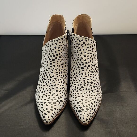 SERRA ANKLE MID HEEL SLIP-ON POINTED TOE ZIP CLOSURE BOOTIE - Picture 2 of 16